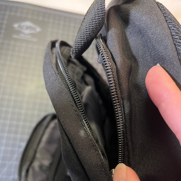 VGUC Swiss Gear mini bag - Picture 7 of 9